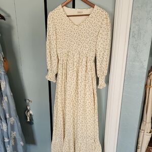Chic Cream Floral Long Sleeve Dress